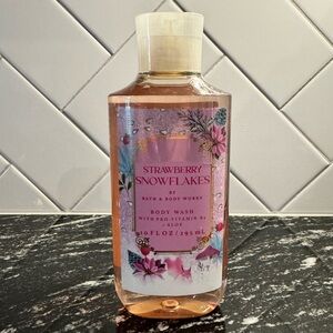 NEW Bath & Body Works Strawberry Snowflakes Body Wash